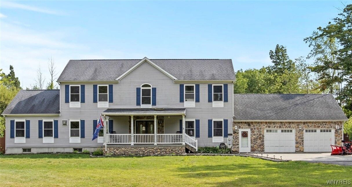 Property Photo: 1267 Sturgeon Point Road NY 14047