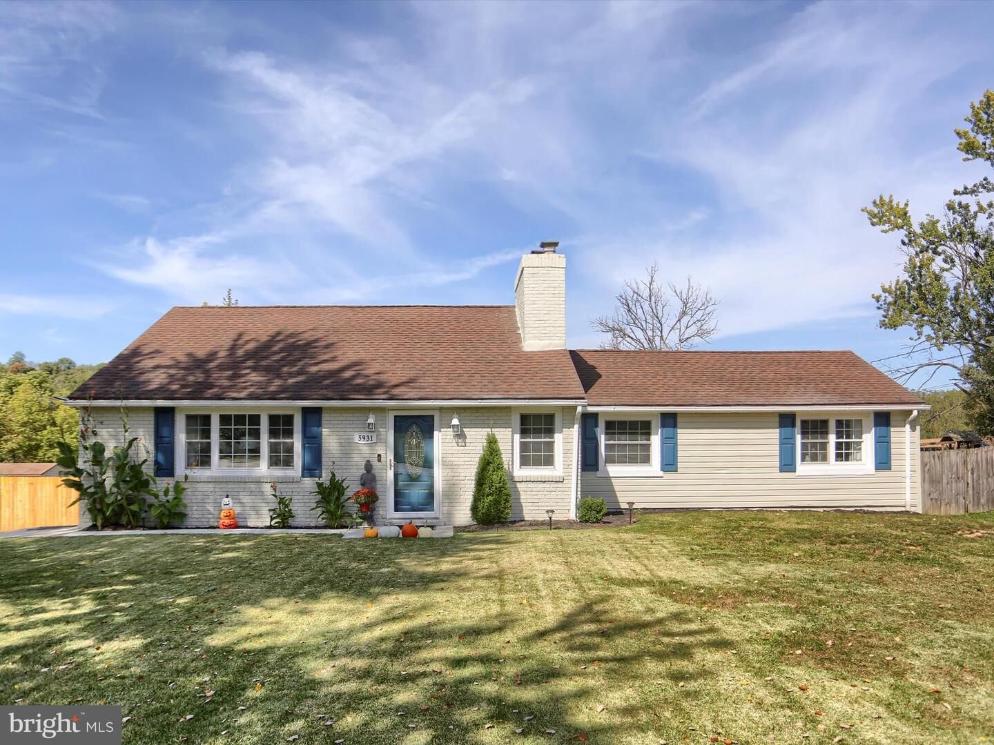 Property Photo:  5931 York Road  PA 17362 