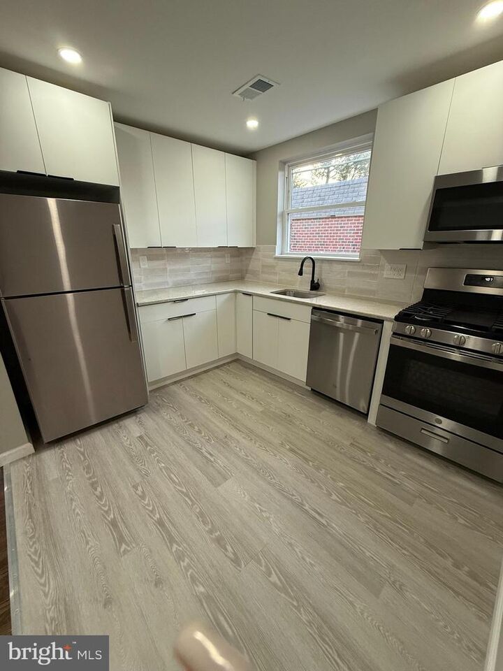 Property Photo: 1635 Borbeck Avenue 2nd Fl PA 19111