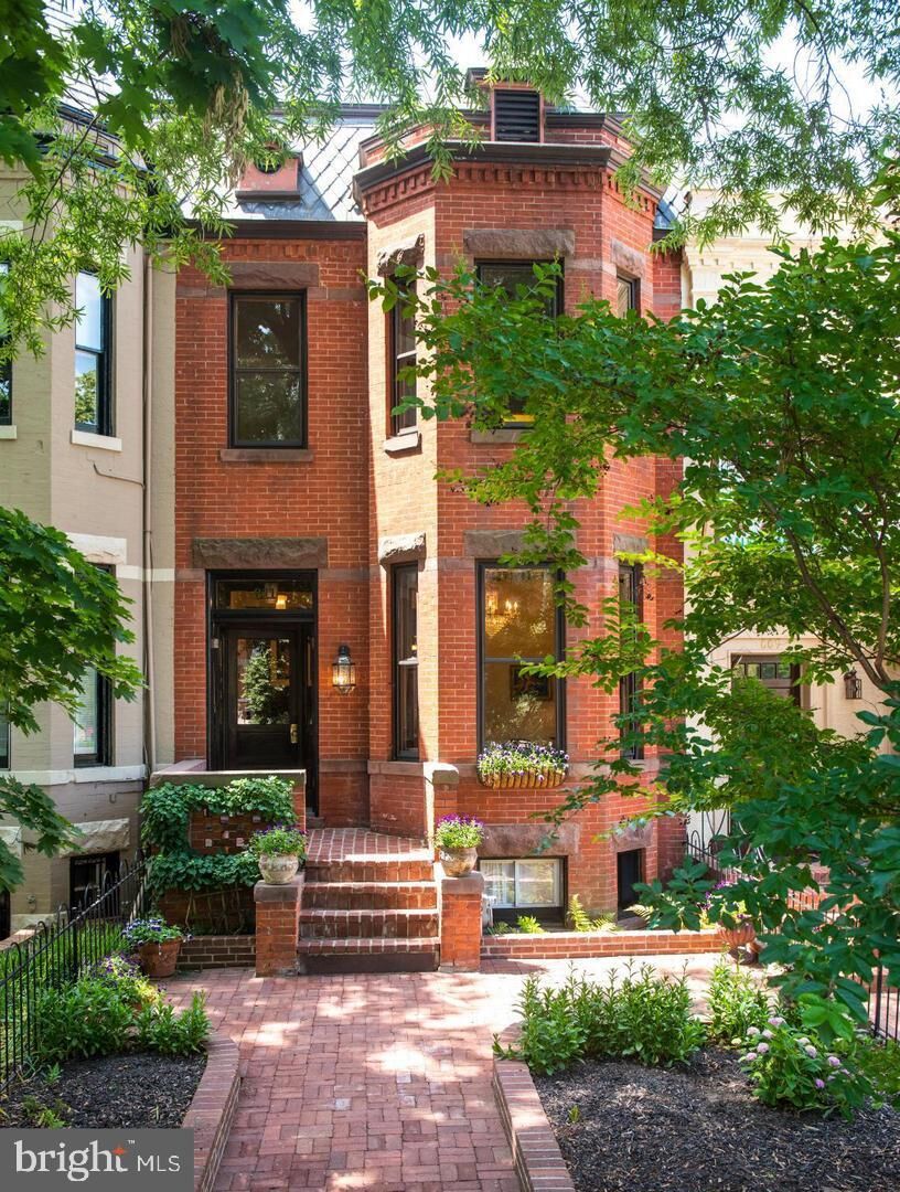 Property Photo: 811 Massachusetts Avenue NE DC 20002