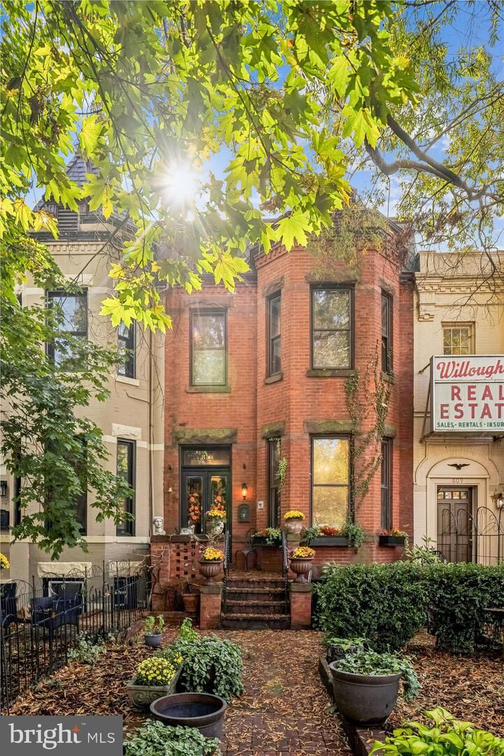 811 Massachusetts Avenue NE  Washington DC 20002 photo