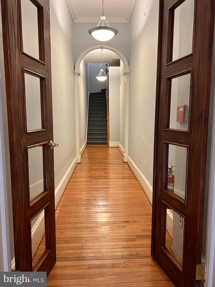 Property Photo: 1121 Walnut Street 2R PA 19107