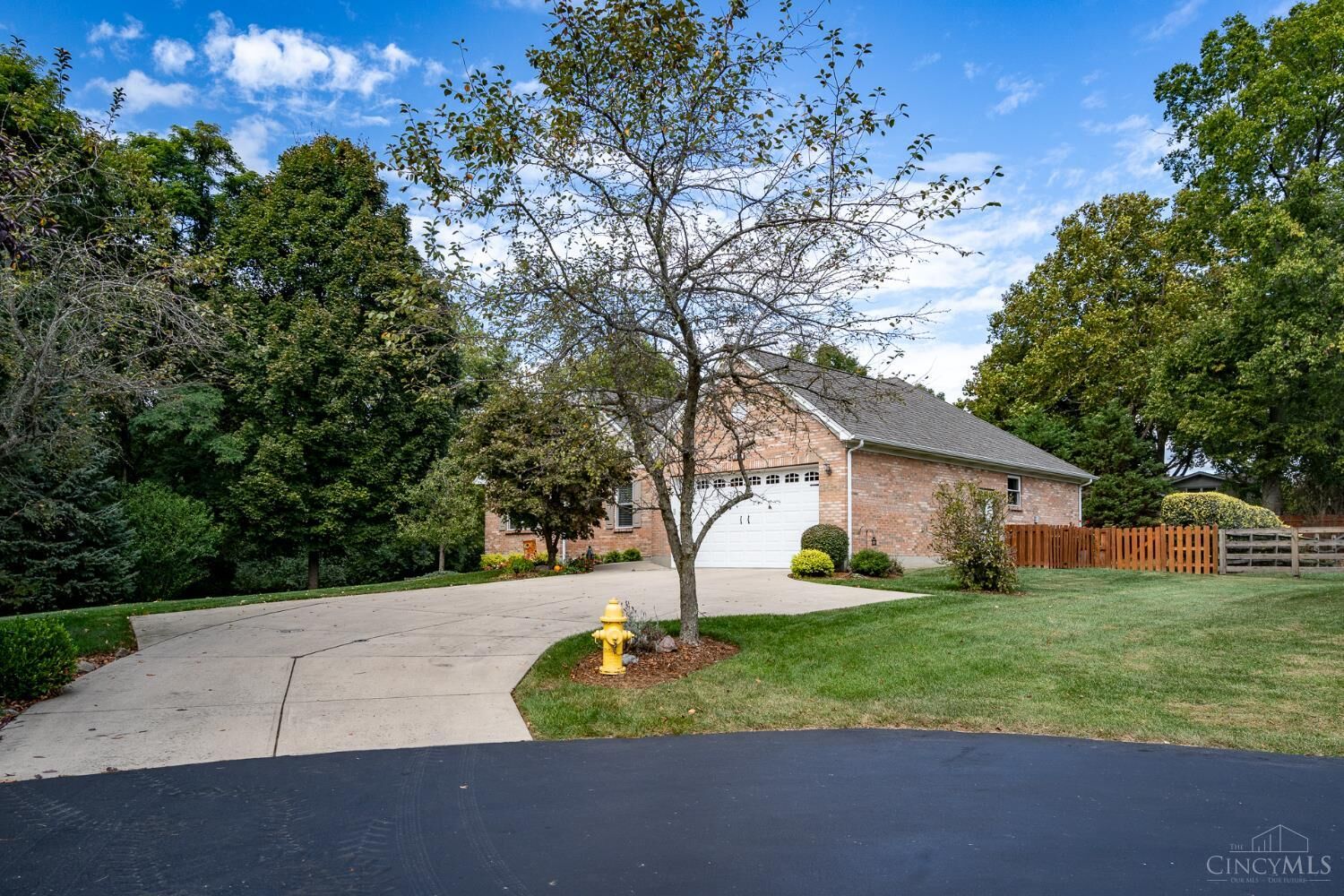 Property Photo:  5226 Locust St  OH 45238 