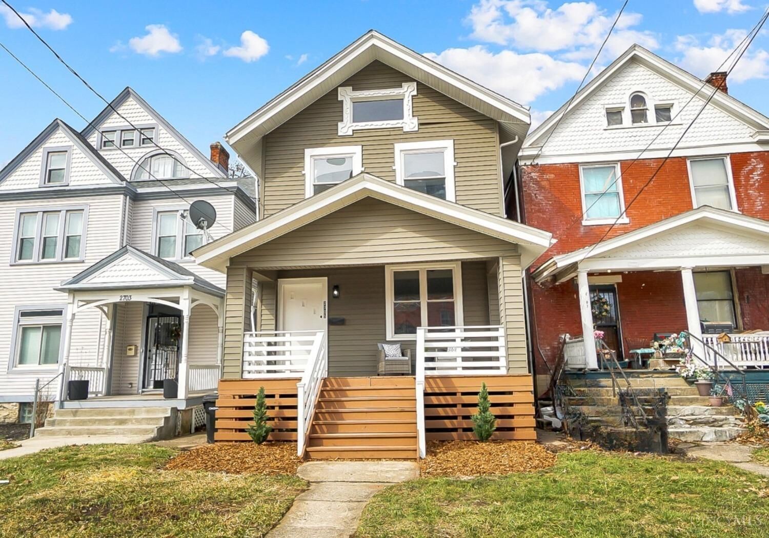 Property Photo: 2705 Ashland Avenue OH 45206
