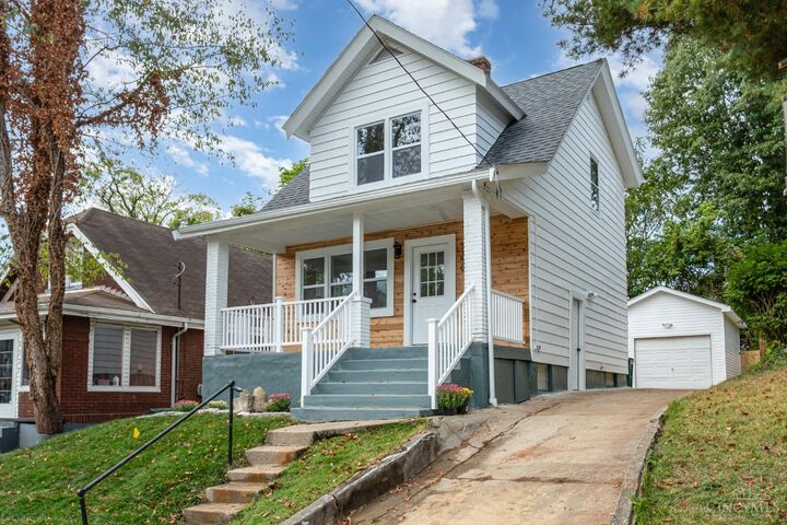 Property Photo: 3339 Hewitt Crescent Street OH 45207