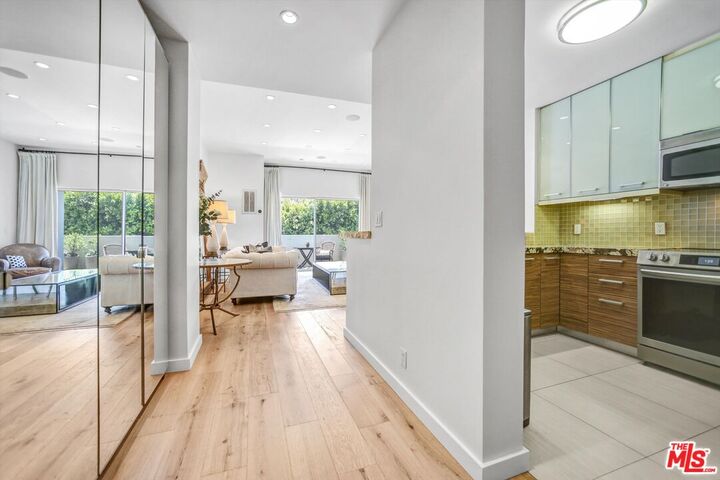 Property Photo: 999 N Doheny Dr CA 90069