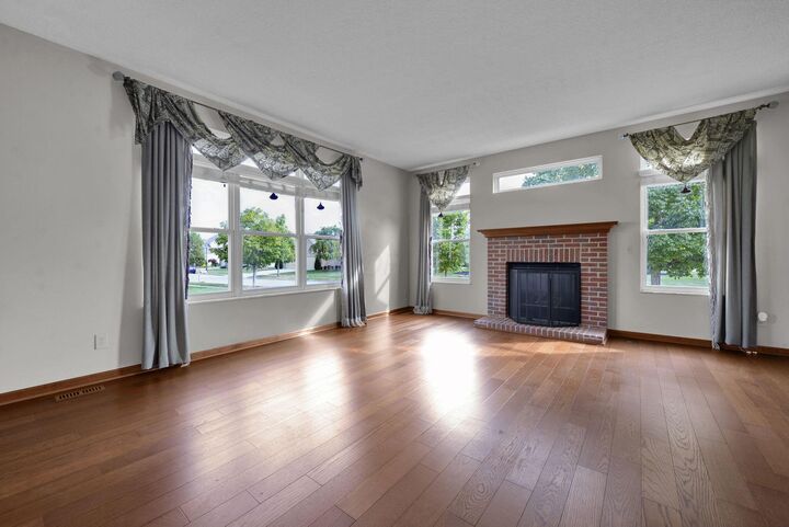 Property Photo:  6110 Parkmeadow Lane  OH 43026 