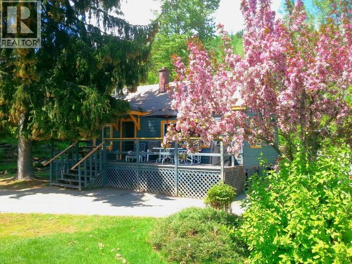 417 Copper Road  Rossland BC V0G 1Y0 photo