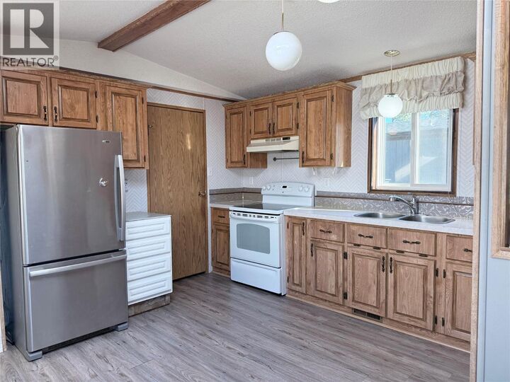 Property Photo:  724 Innes Avenue 39  BC V1C 2A5 