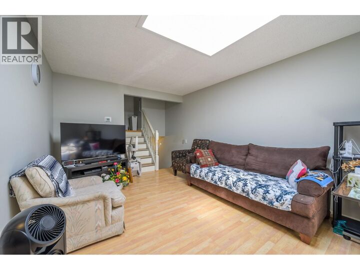 Property Photo:  1144 Pembroke Avenue  BC V2B 7W6 