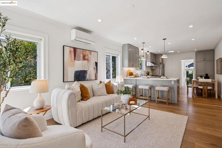 Property Photo:  1642 10th St  CA 94710 