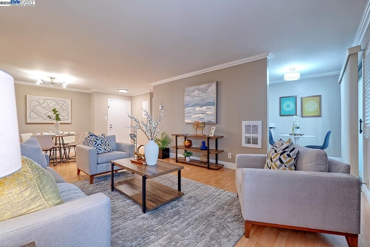 Property Photo: 1131 Compass Ln 108 CA 94404