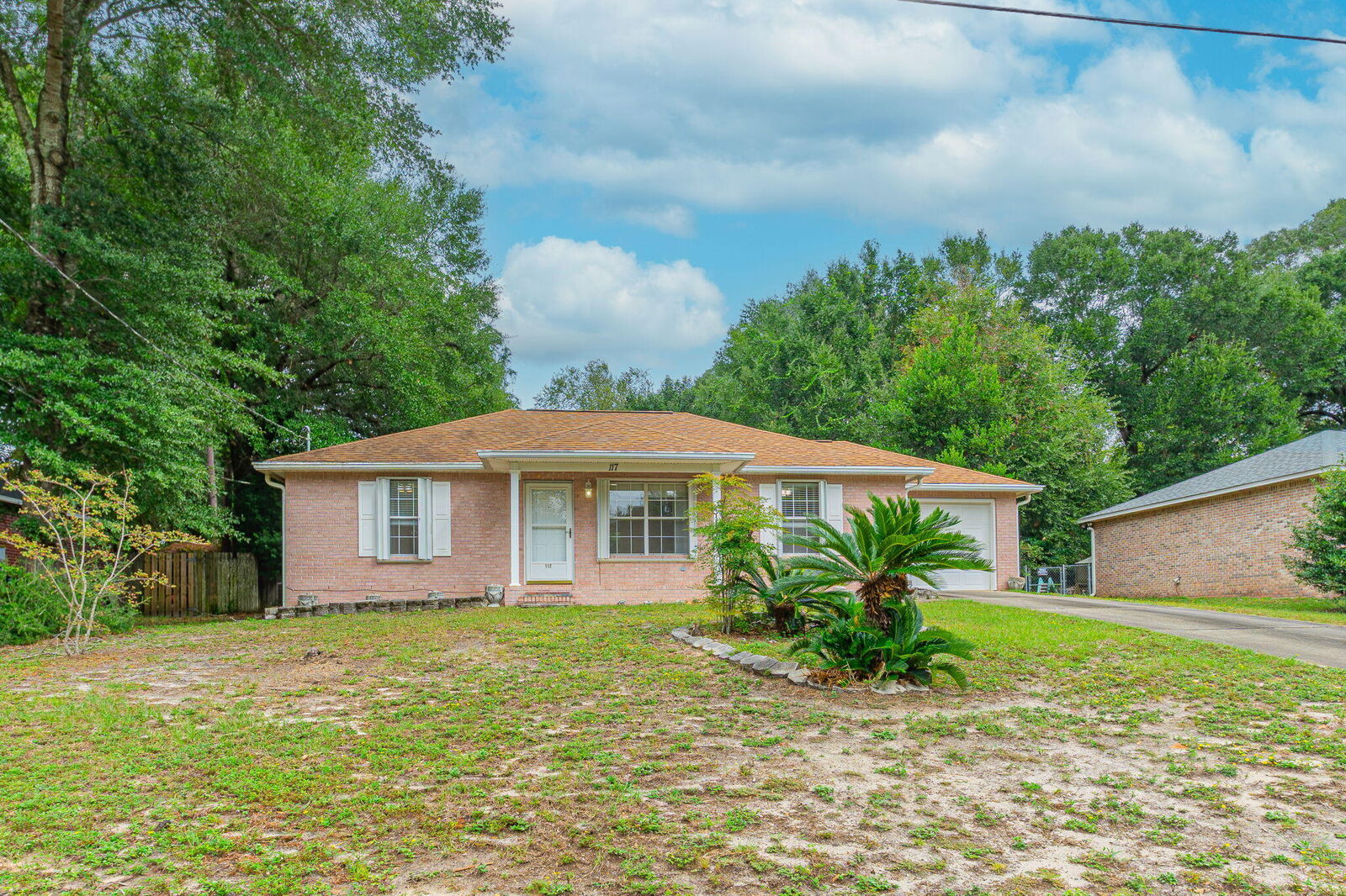 Property Photo: 117 Jeff Drive FL 32536