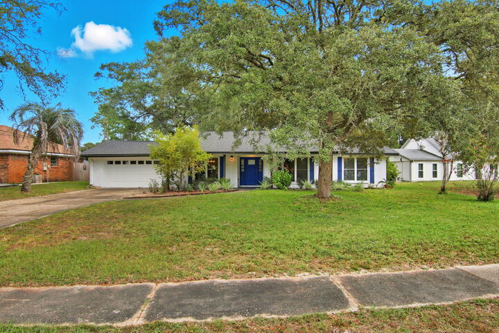 Property Photo: 317 Sabal Palm Drive FL 32578