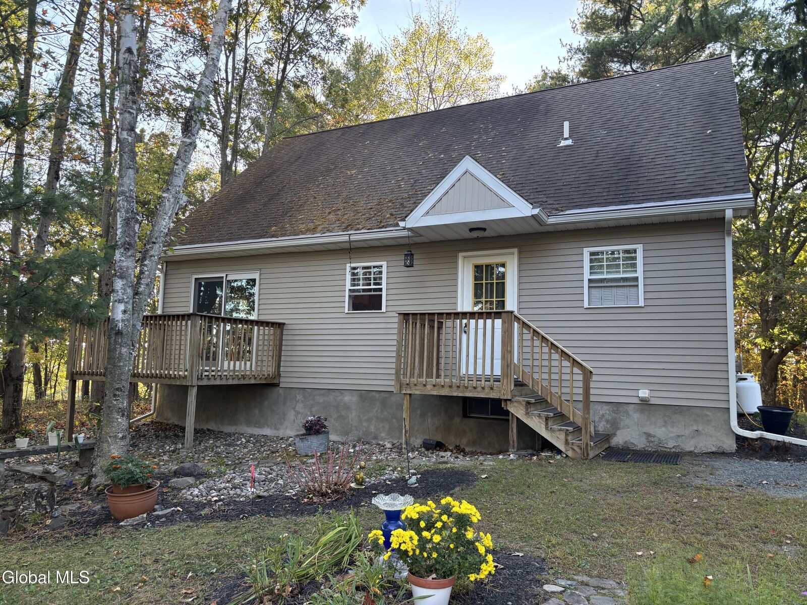Property Photo:  214 N Pole Road  NY 12121 