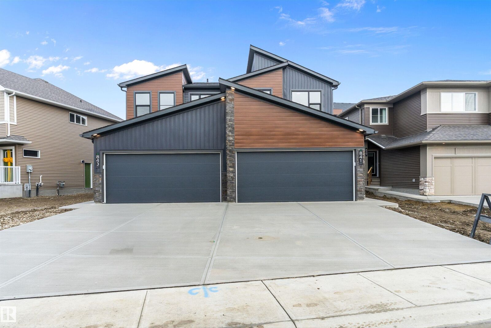 Property Photo: 841 Rowan Close SW AB T6X 1A2