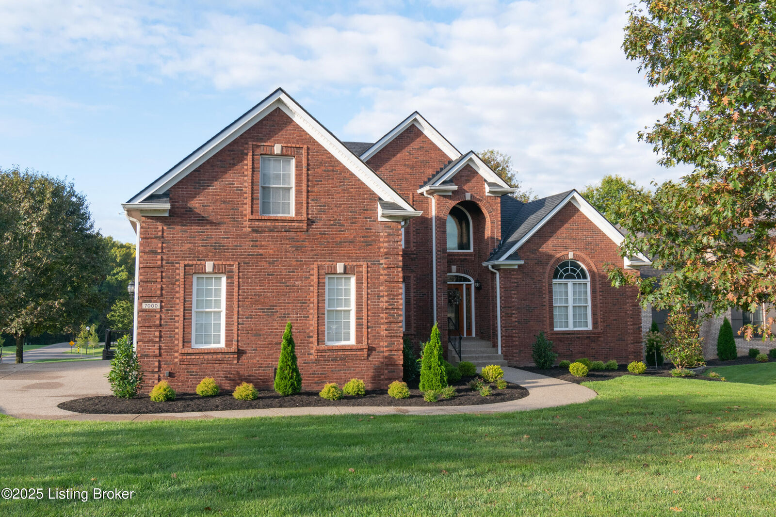 Property Photo:  7000 Walton Way  KY 40014 