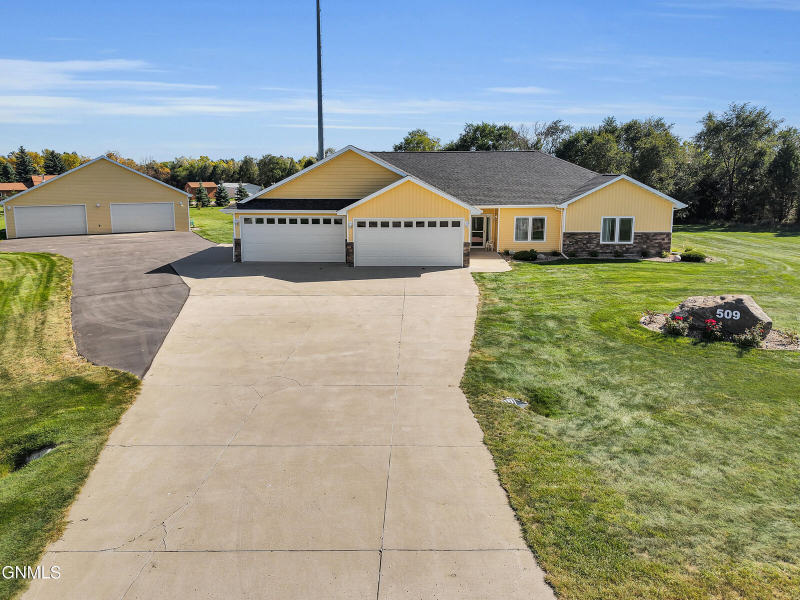Property Photo: 509 White Willow Circle ND 58501