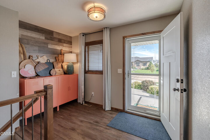 Property Photo:  4708 Kites Lane  ND 58503 