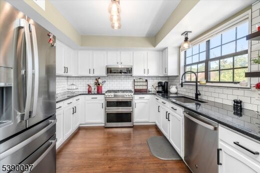 Property Photo:  52 Beacon Hill Rd E  NJ 07480 