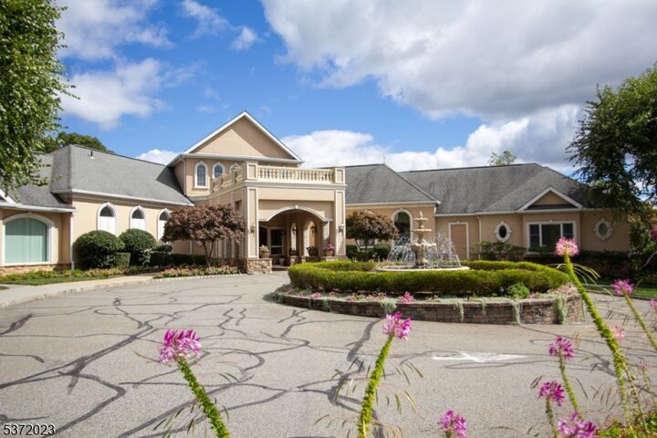 Property Photo: 1111 Clinton Ln 111 NJ 07866
