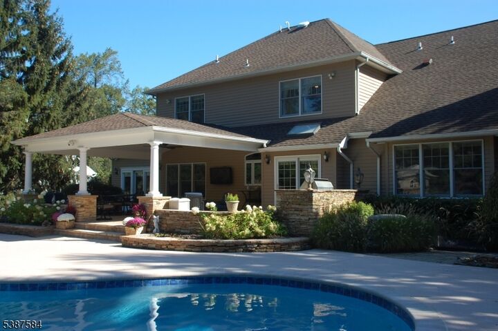 Property Photo:  14 Downingtown Ct  NJ 07059 