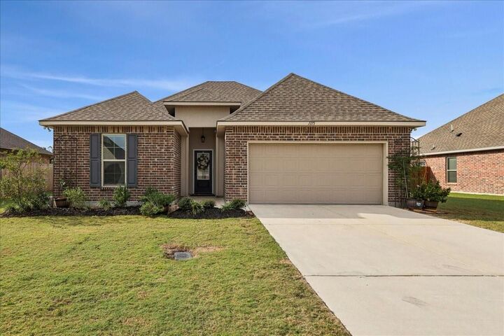 Property Photo: 1115 Little Cypress Loop TX 77632