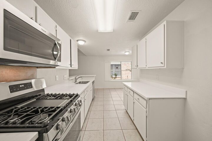 Property Photo:  2806 Old Fort Road  TX 77479 