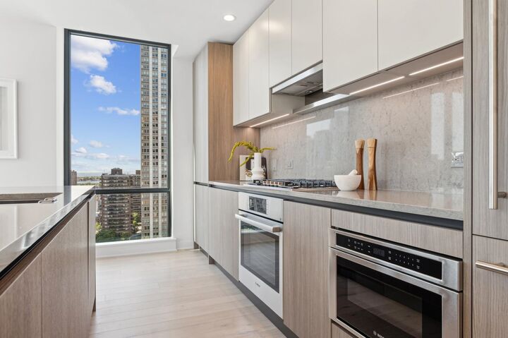 Property Photo: 155 Bay St 1304 NJ 07302