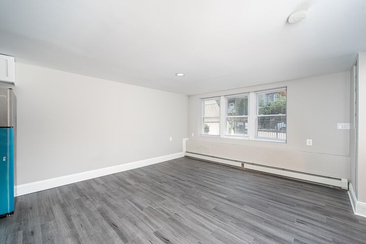 Property Photo:  213 Ogden Ave 1  NJ 07307 