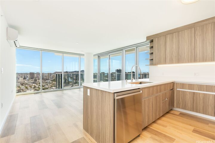 1500 Rycroft Street 3919R  Honolulu HI 96814 photo