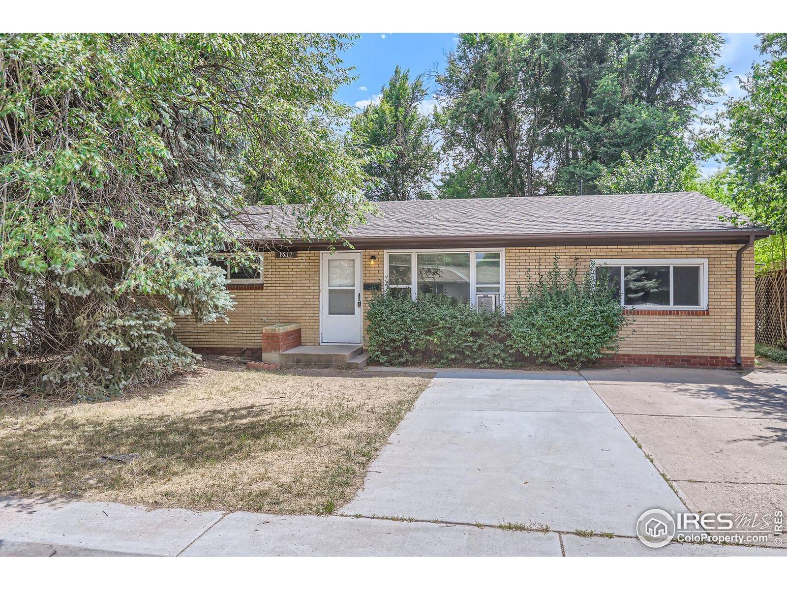 Property Photo:  1517 Crestmore Pl  CO 80521 