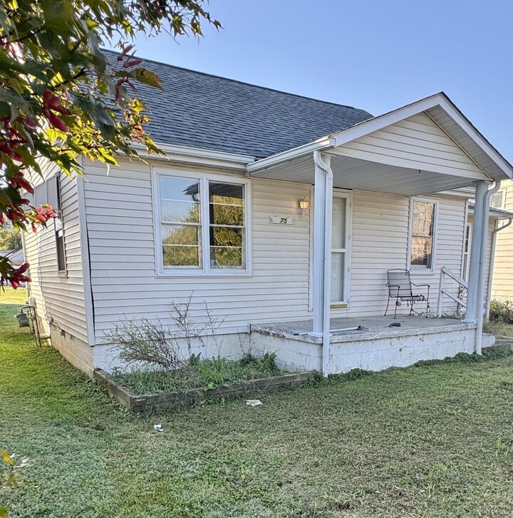 Property Photo:  175 E Third Avenue  KY 41175 