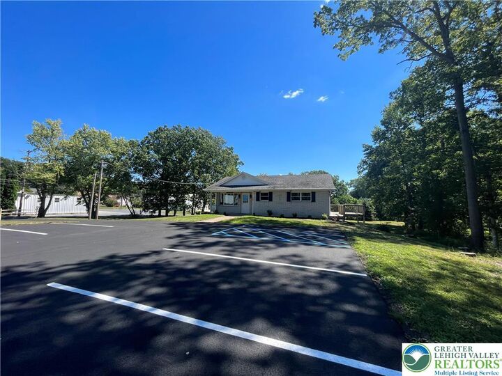 Property Photo: 962 Pennsylvania Avenue PA 18072