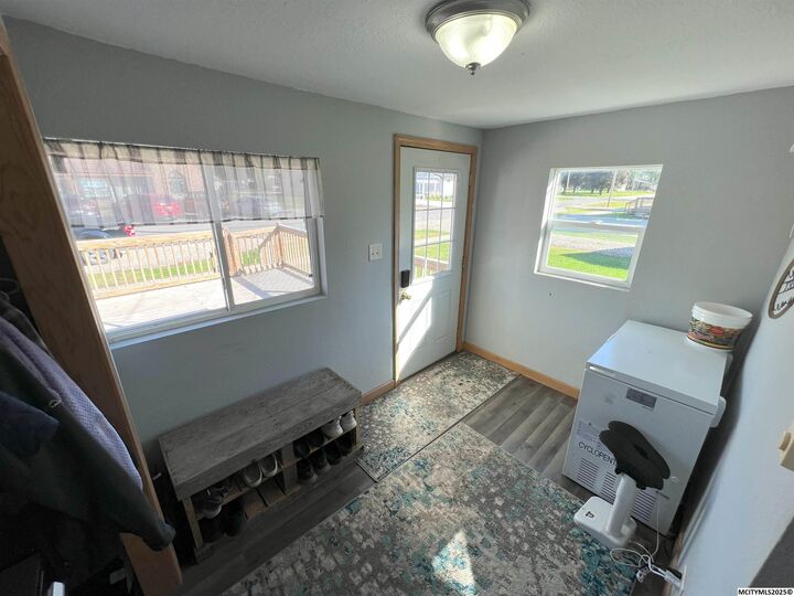 Property Photo: 421 Sherman St IA 50475