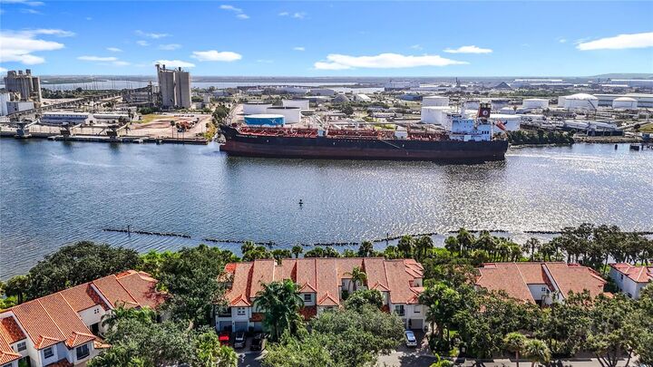 Property Photo:  1119 Shipwatch Circle  FL 33602 