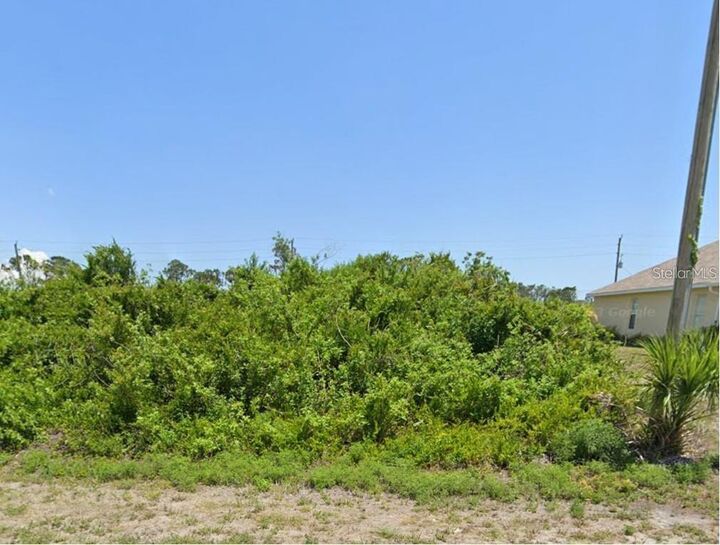 Property Photo: 12825 Xavier Avenue FL 33981