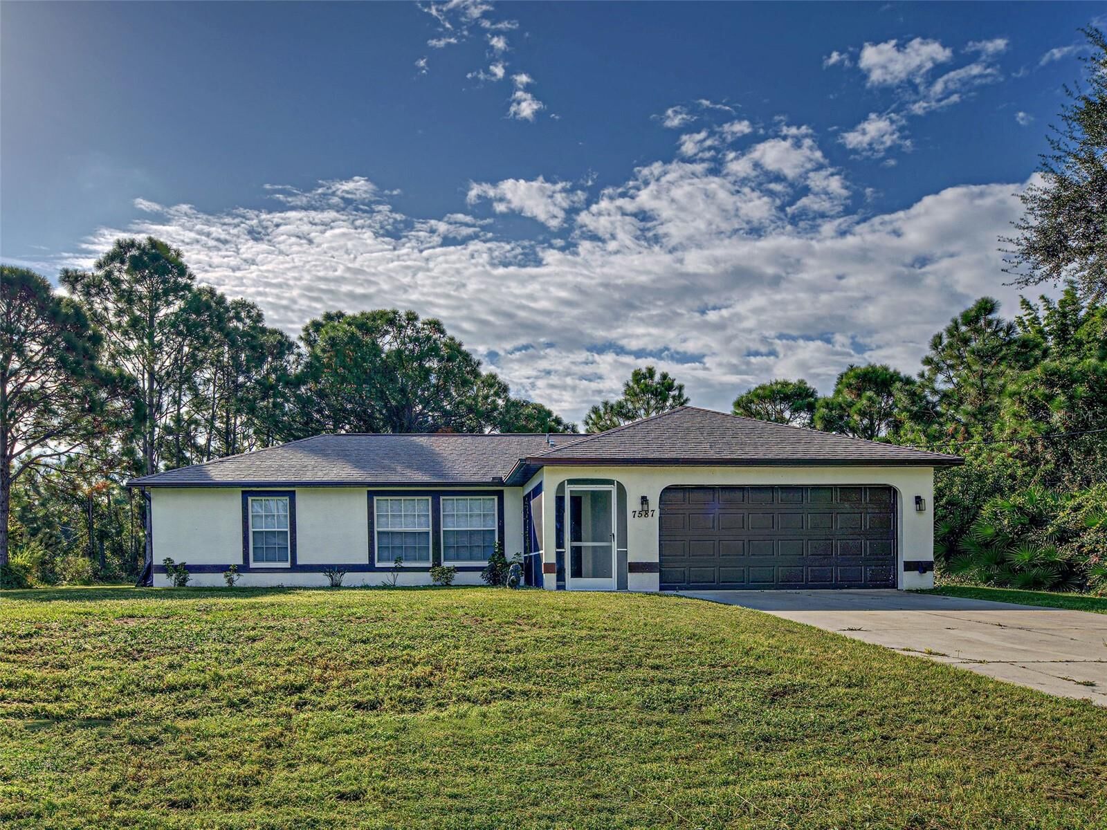 Property Photo: 7587 Jayman Road FL 34291