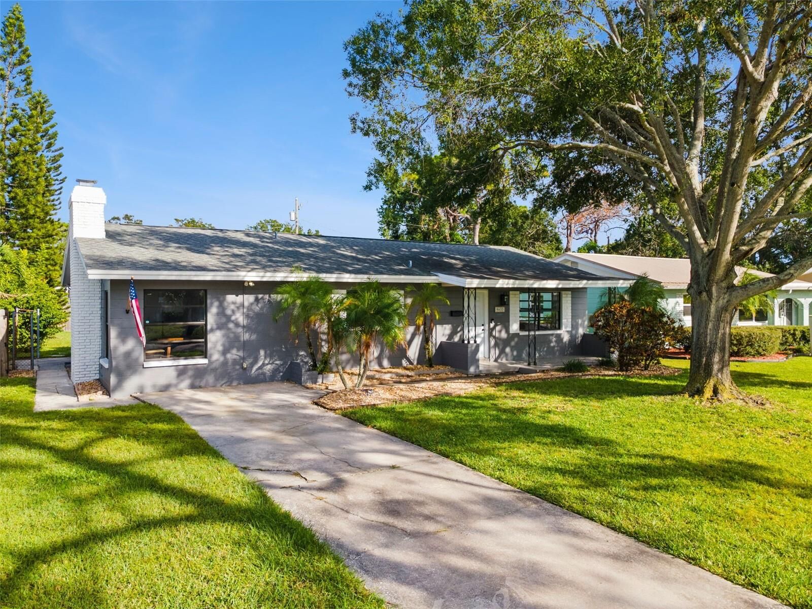 Property Photo: 9033 3rd Street N FL 33702