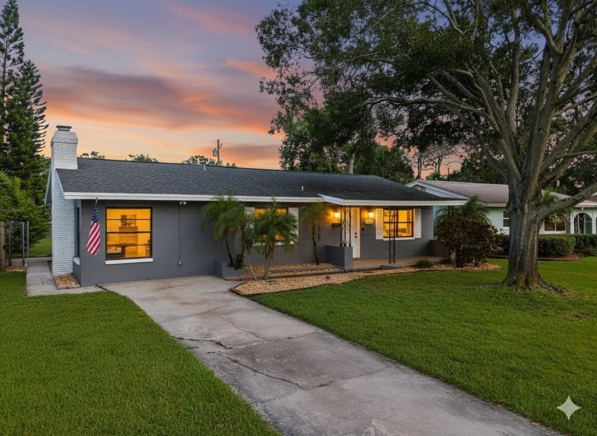 Property Photo: 9033 3rd Street N FL 33702