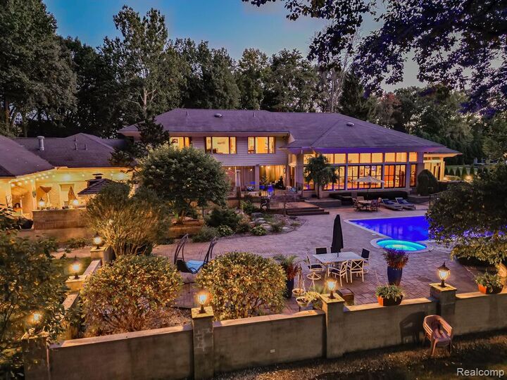 Property Photo: 17477 Iris Circle MI 48036 2057