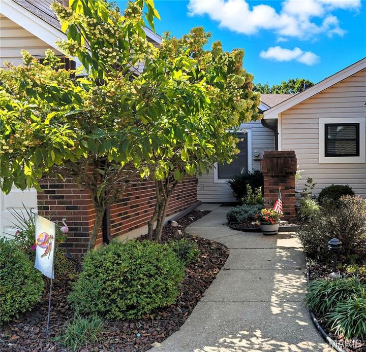 Property Photo:  5634 Duchesne Parque Drive  MO 63128 