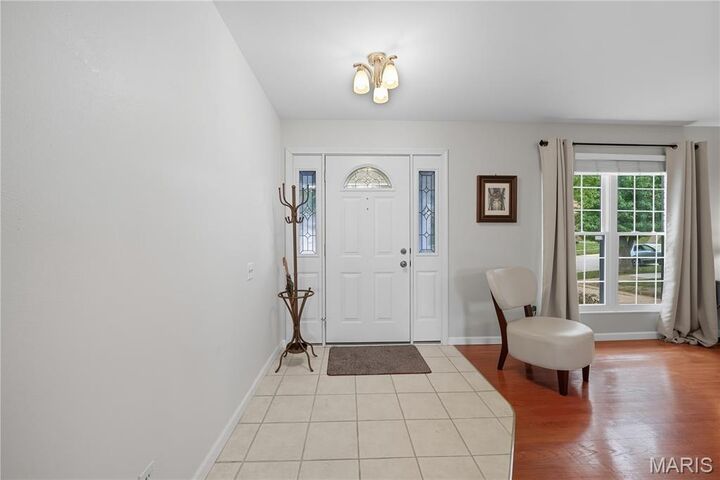Property Photo: 8914 Chasebury Terrace MO 63123
