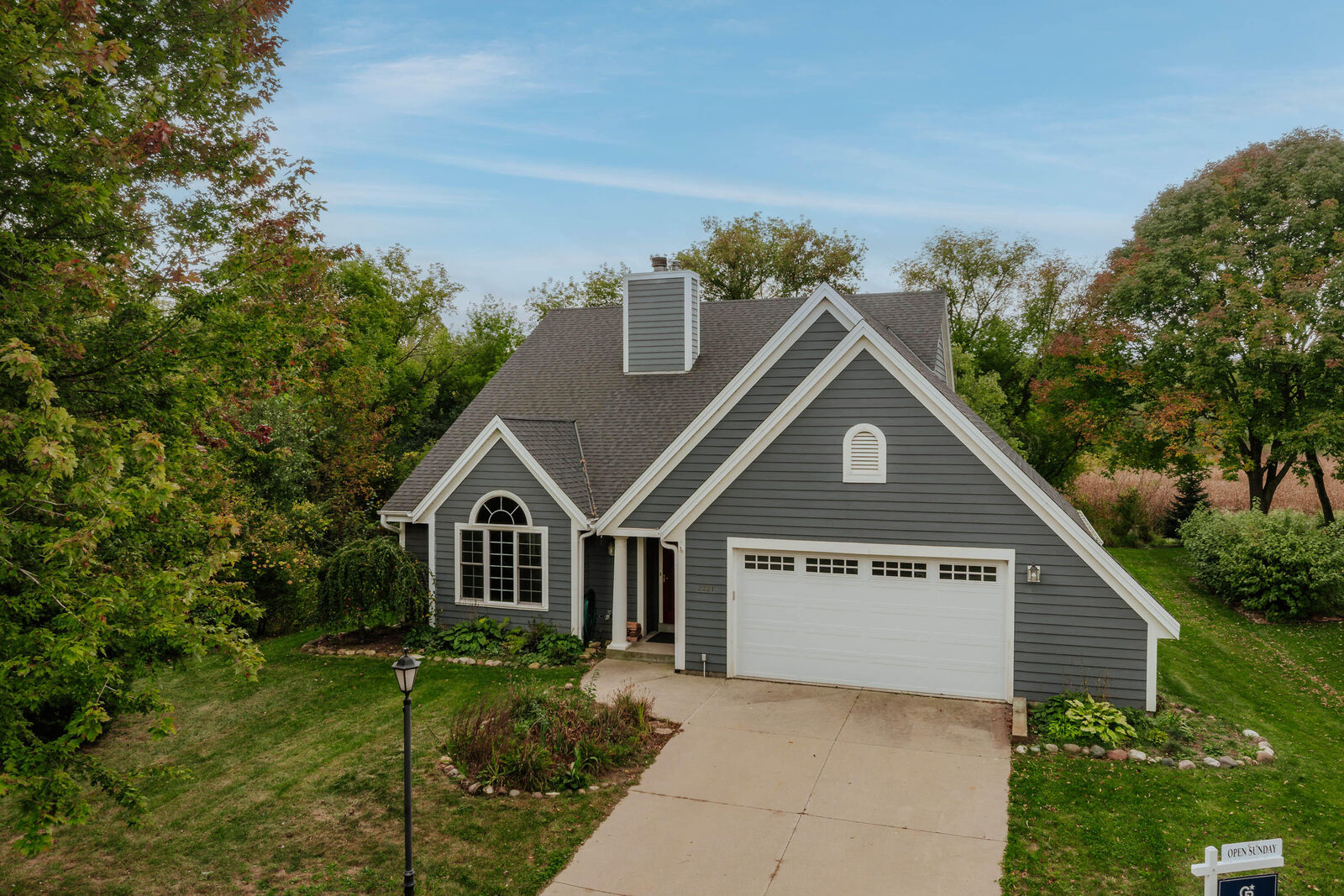 Property Photo: 2221 Inverness Dr WI 53186