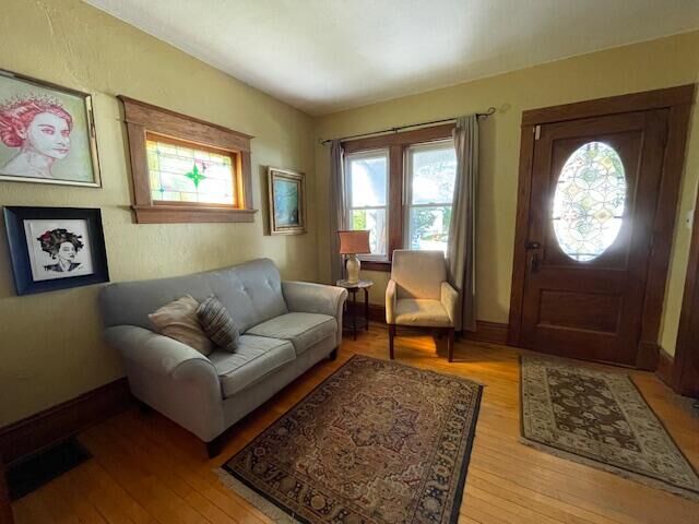 Property Photo:  530 N 61st St  WI 53213