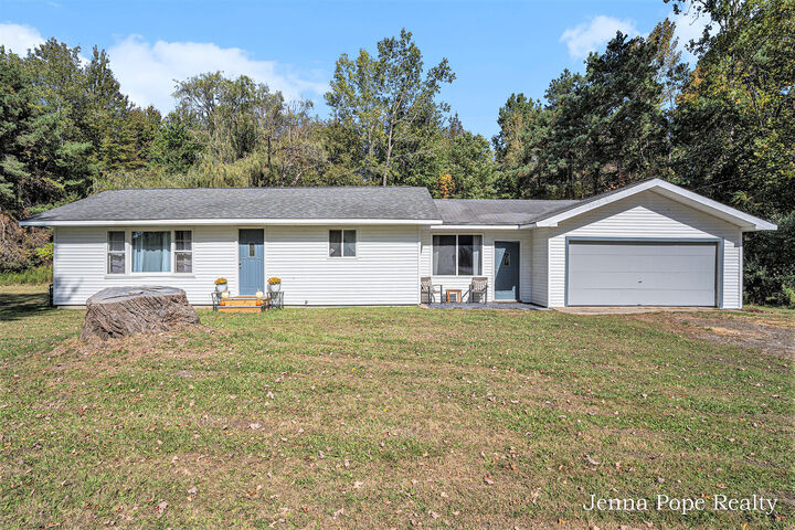 4070 E Fruiport Road  Fruitport MI 49415 photo