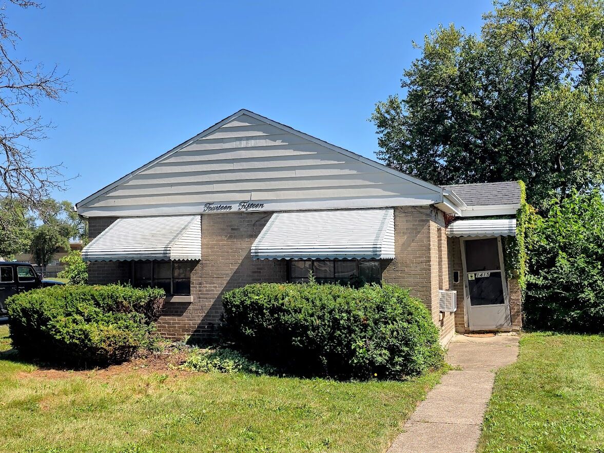 Property Photo: 1415 N Taft Avenue IL 60163