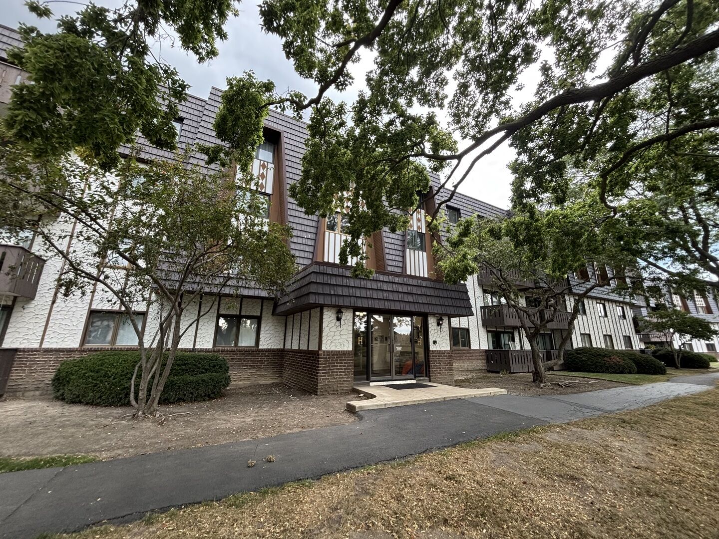 Property Photo:  13200 W Heiden Circle 2105  IL 60044 
