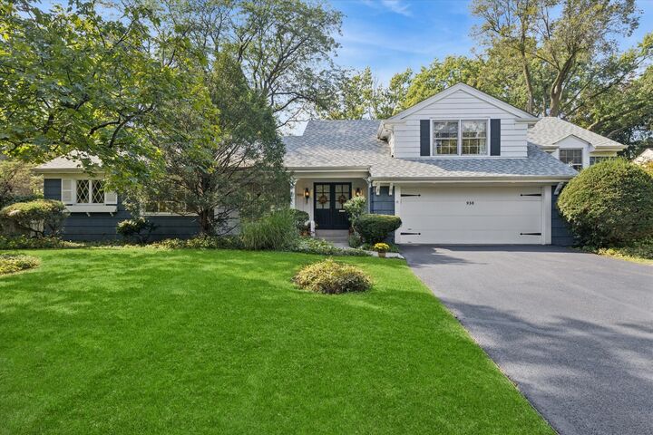 Property Photo: 930 Harding Road IL 60521