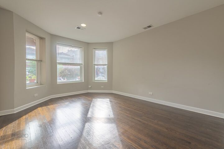 Property Photo: 4934 N Albany Avenue 1 IL 60625